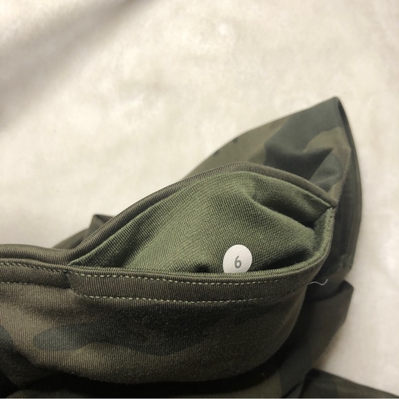 Lululemon Wunder Under Crop *Full-On Luxtreme Savasana Camo Fatigue Green Size 6 - Picture 8 of 10